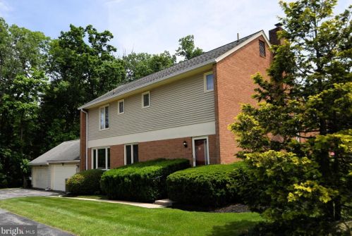 35 Gunning Ln, Downingtown, PA 19335-5203