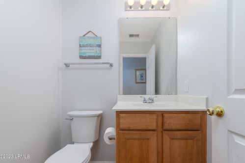 8 Waccamaw Way, Beaufort SC  29906-6002 exterior