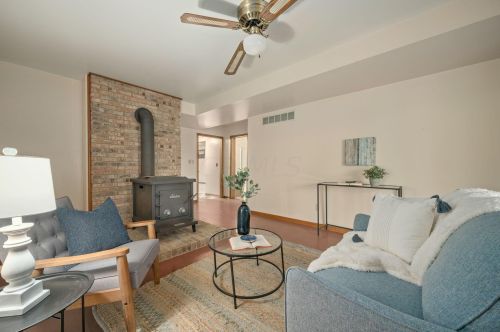 2375 Chickasaw Dr, London OH  43140-9014 exterior