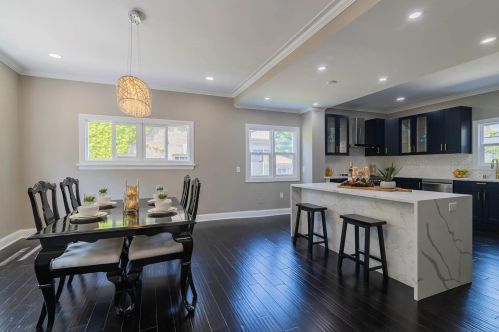 2726 Beverly Rd, Milwaukee WI  53211-2438 exterior