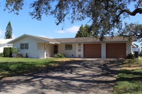 7832 Waxwood Dr, Port Richey, FL 34668-2959