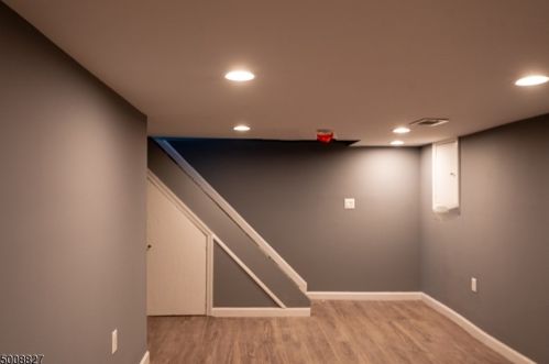 9 Pomander Walk, Nutley NJ  07110-2421 exterior