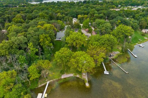 7211 Wind Lake Rd, Waterford, WI 53185-2127