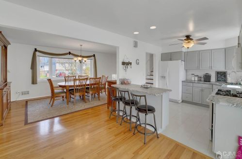 105 Madison Ave, Old Bridge NJ  08857-1339 exterior