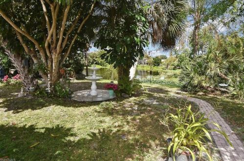 1097 Alhambra Cir, Naples FL 34103-3287 exterior