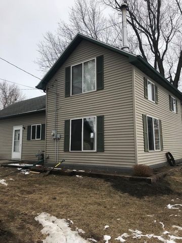 608 Grant St, Walker, IA 52352-9759