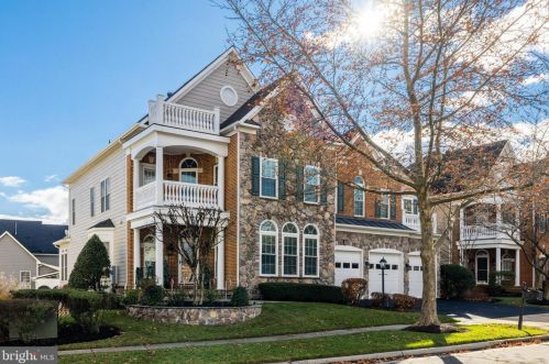 43331 Riverpoint Dr, Leesburg VA 20176-1296 exterior