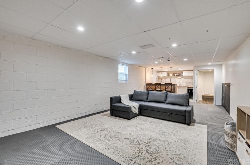 9 Madeline Ave, East Brunswick NJ  08816-3836 exterior