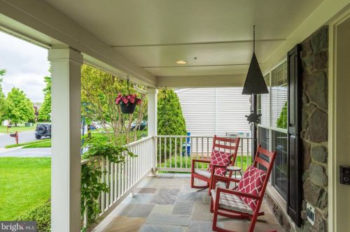 167 Alpine Dr, Leesburg VA 20175-6172 exterior