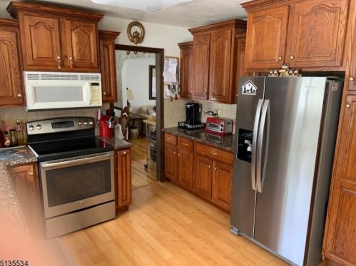 2 Cider Ml Rd, Flemington NJ  08822-1960 exterior