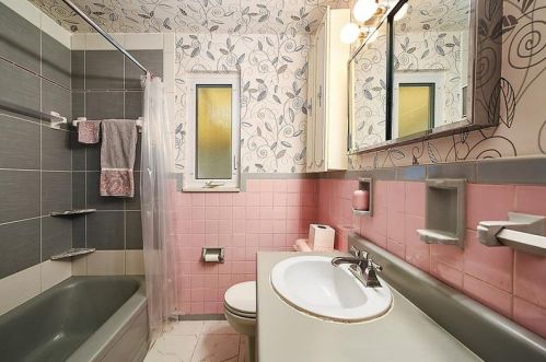 3959 Boulevard Dr, Pittsburgh PA  15217-2619 exterior