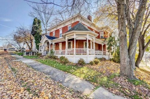 104 Sugar St, Mount Vernon, OH 43050-2540