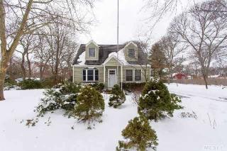 1428 Broadway Ave, Holbrook, NY 11741-5411
