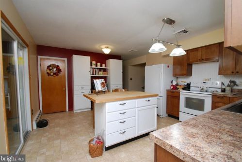 730 Nicholson Ave, Douglassville PA  19518-1569 exterior