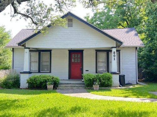 801 State St, Terrell, TX 75160-2210
