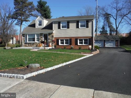 1608 Dogwood Rd, Flourtown, PA 19031-2207