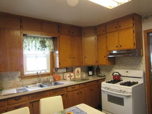 313 Edgewood Ave, Somerset, PA 15501-1355