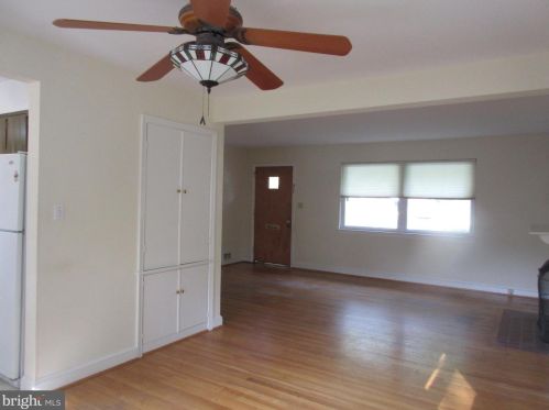 3254 Holly Hill Dr, Falls Church, VA 22042-3660