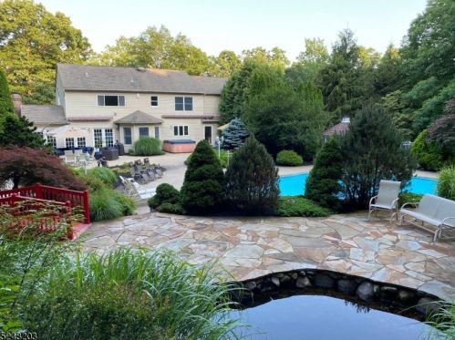 19 Marisa Ct, West Milford NJ  07480-3000 exterior