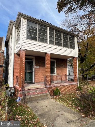 4838 Sheriff Rd, Washington, DC 20019-3757