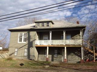 715 Poplar St, Paris, TN 38242-1713