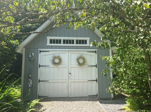 81 Old County Rd, Higganum, CT 06441-4447