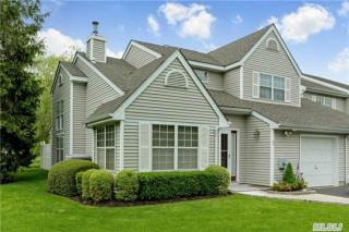 65 Mystic Cir, Bayshore, NY 11706-7144
