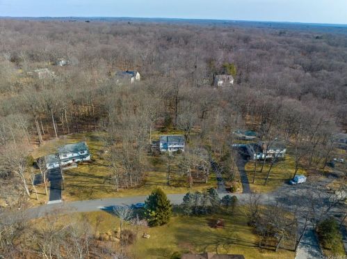 29 Tri Brook Dr, Lewisboro, NY 10590-1903