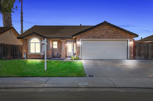276 Gail Dr, Lathrop, CA 95330-9457