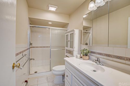 728 Cricket Ln, Woodbridge NJ  exterior