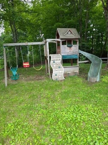 23 Union St, Goffstown NH  03045-1826 exterior
