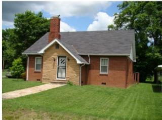 916 Chester Ave, Middlesborough, KY 40965-1512