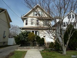 21 Livingston Ave, Lyndhurst NJ  07071-1020 exterior