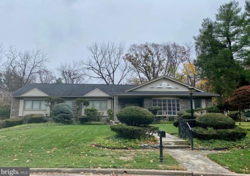 7711 Sycamore Ln, Melrose Park, PA 19027-1025