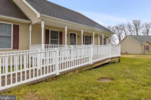 227 Tall Tree Ct, Dover, DE 19904-1588
