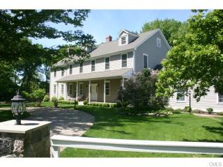 400 Hulls Farm Rd, Southport CT  06890-1030 exterior