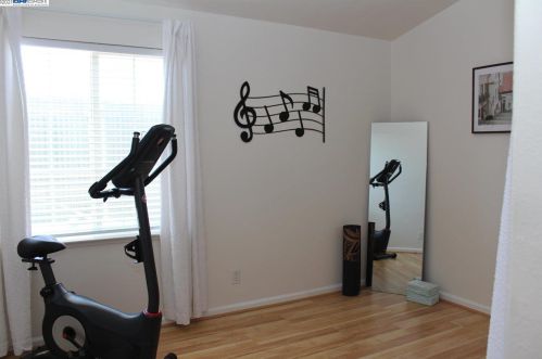 28378 Bradshire Rd, Hayward CA  94545-4818 exterior