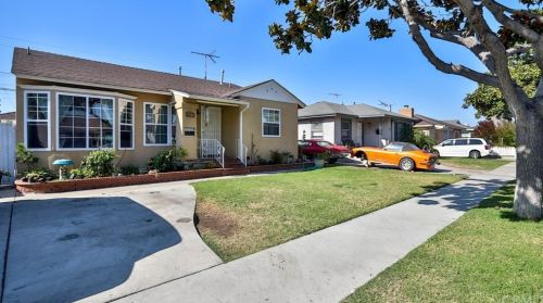 4561 Adenmoor Ave, Lakewood CA  90713-2515 exterior