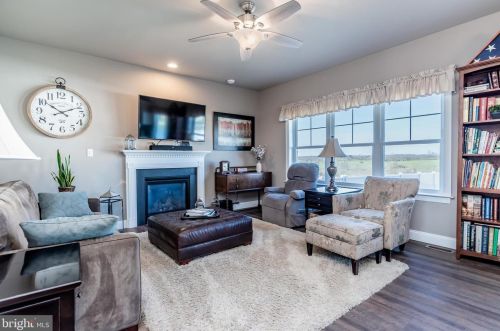 112 White Deer Way, Carlisle PA  17013-7600 exterior