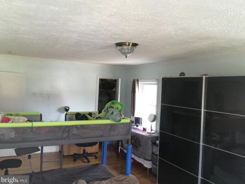 26 Johns Rd, Cheltenham PA  19012-1420 exterior