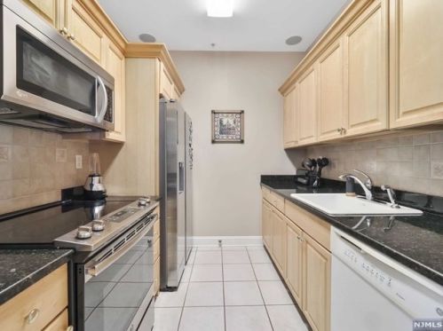 280 Main St, West Paterson NJ  07424-1236 exterior