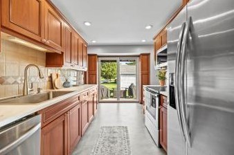 207 Fellows Ave, West Jefferson OH  43162-1474 exterior