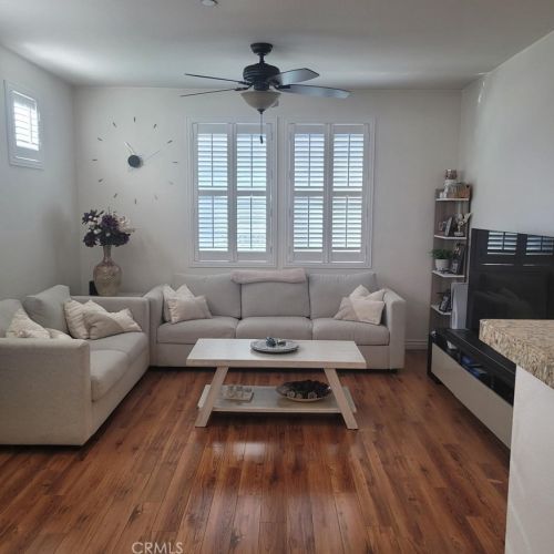 24047 Avocado Ln, Santa Clarita CA  91354-1855 exterior