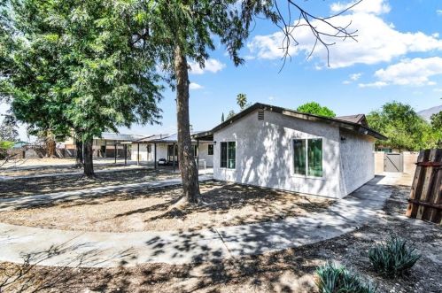 762 Peach St, San Jacinto CA  92583-2804 exterior