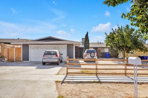 16221 Encina St, Victorville, CA 92395-3411