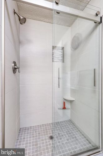 10902 Barton Hill Ct, Herndon VA  20191-5000 exterior