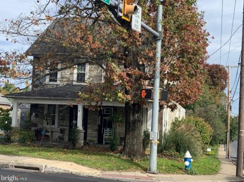 901 Main St, Ephrata, PA 17522-9301