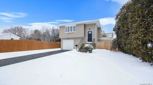 86 Westwood Ave, Deer Park, NY 11729-2222