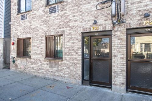 724 217th St, Bronx, NY 10467-5867