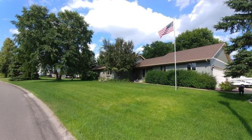 4617 Hillvale Way, Saint Paul, MN 55128-2245